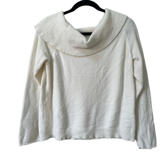 Anthropologie Sweaters - Anthropologie crème colored off shoulder sweater size large